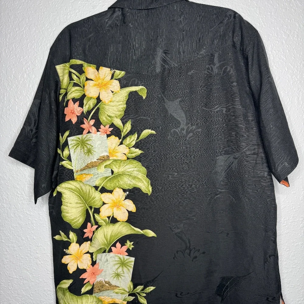 Tommy Bahama Men's black silk Hawaiian‎ Shirt multi color floral accents Small